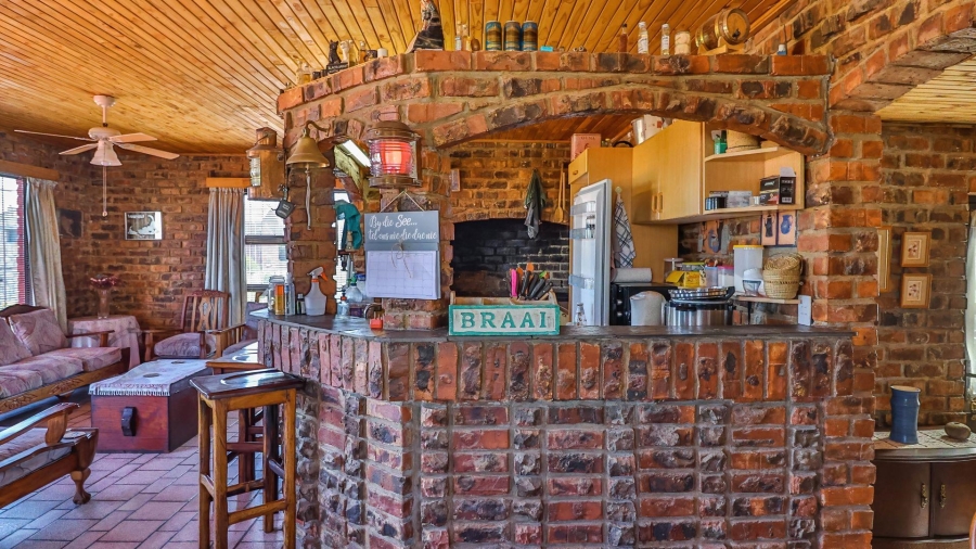 4 Bedroom Property for Sale in De Kelders Western Cape